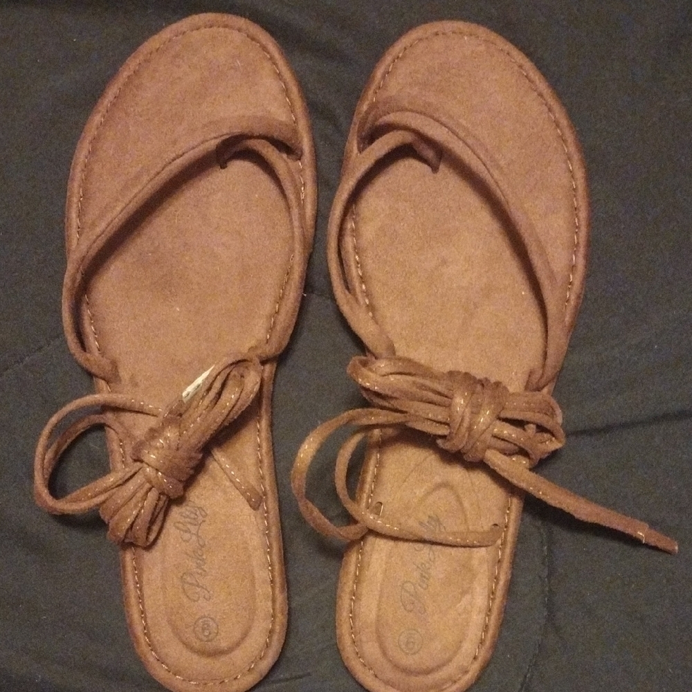 Pink Lily Women's Brown Sandals That Tie Up The Leg​​